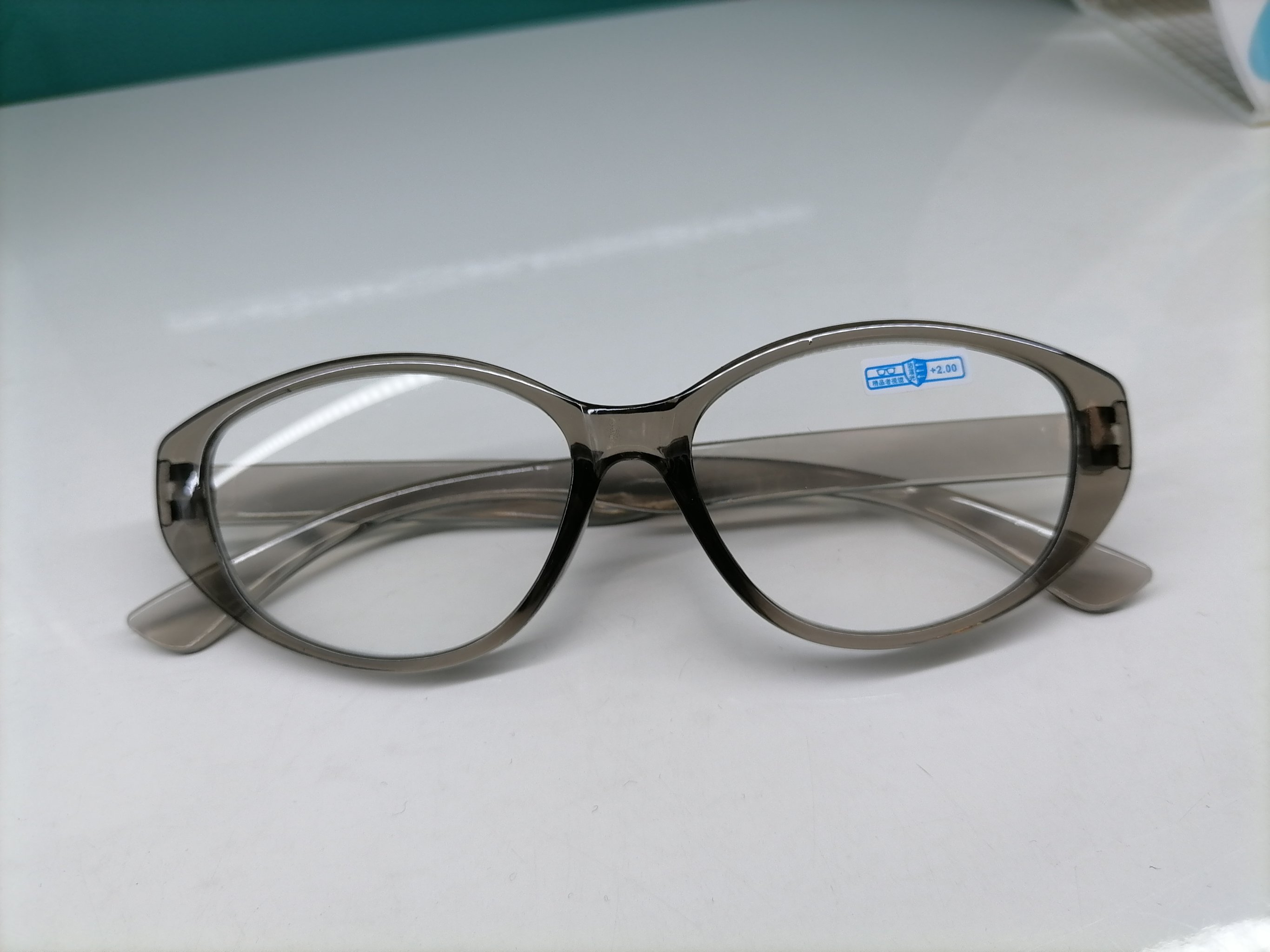 成都溫江哥拉斯眼鏡楊柳河店提供多種優(yōu)質(zhì)的老花眼鏡選擇