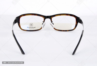 板材框金屬腿眼鏡 時尚與舒適的完美融合