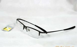 尼康純鈦眼鏡NV8906款 辦公文教人士的理想光學伴侶